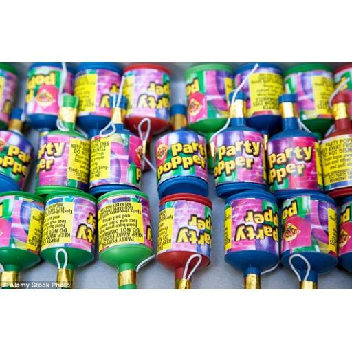 100 Traditional Party Poppers